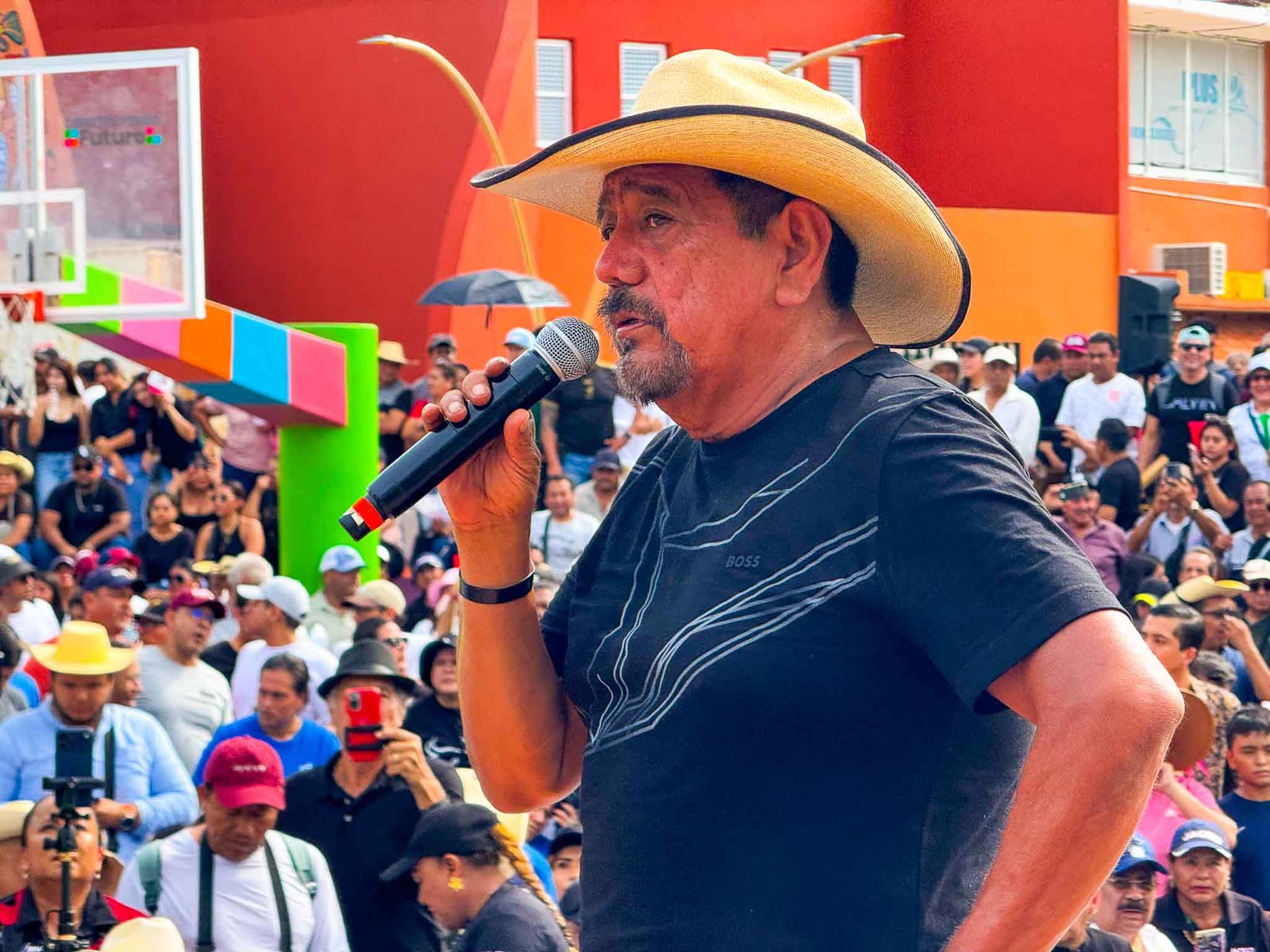 Félix Salgado Macedonio durante su mensaje en Zihuatanejo.